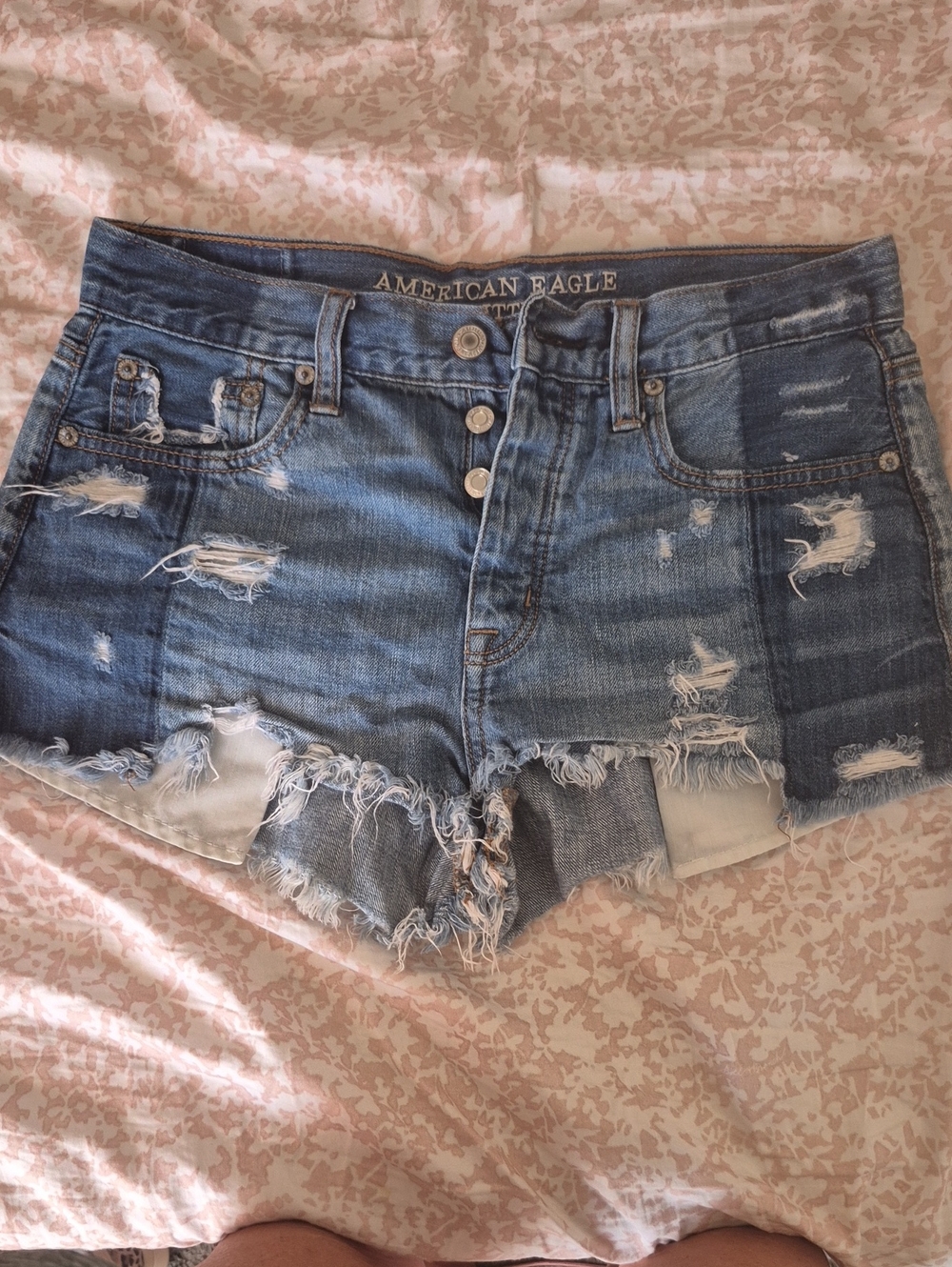 AE DISTRESSED DENIM SHORTS
